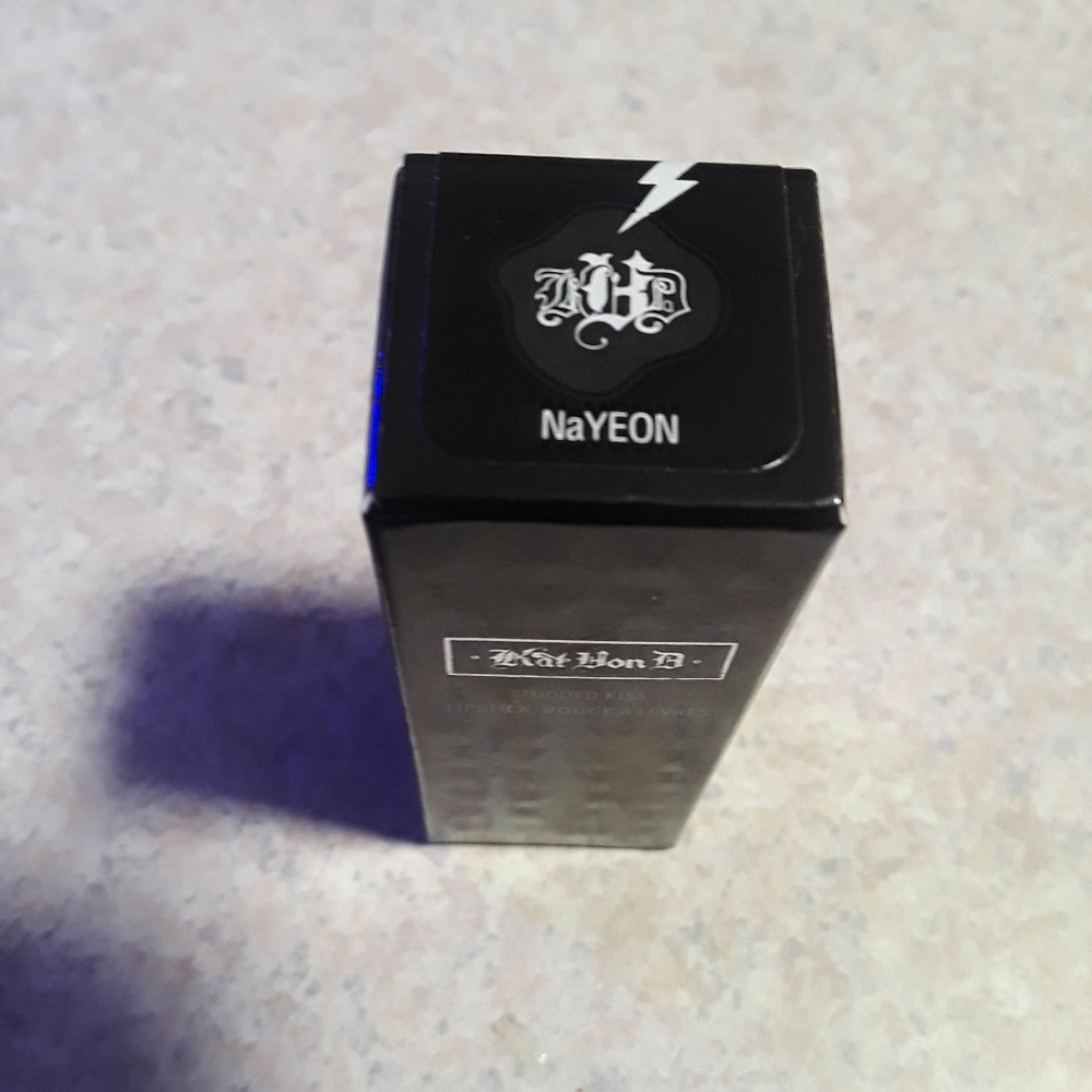Kat Von D Studded Kiss Lipstick-NaYeon